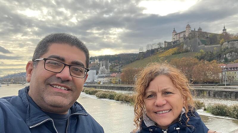 Beate Ruff zeigte dem Gastlehrer Emad Louis schöne Ecken in Franken, darunter historische Plätze in Würzburg.