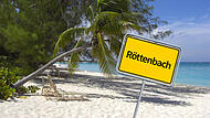 Eine Strandimpression von den Cayman Islands. Mit der gewerbesteuerfreien Inselgruppe vergleicht die BR-Sendung "quer" jetzt die Gemeinde Röttenbach im Landkreis Erlangen-Höchstadt.
