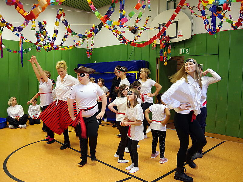 Bei der Lebenshilfe wurde ein bunter Fasching gefeiert.