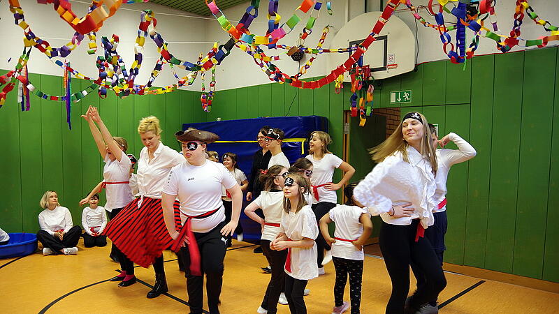 Bei der Lebenshilfe wurde ein bunter Fasching gefeiert.