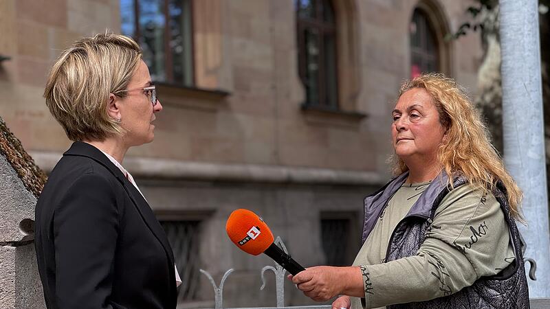 Bulgarisches Presseteam beim Katina-K-Prozess.