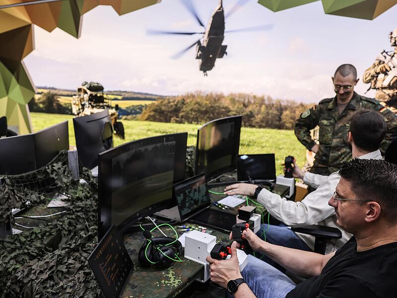 Die Bundeswehr hat auf der Computerspiele-Messe Gamescom um Nachwuchs geworben.
