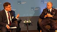 Thomas Nagel interviewte den Oberst im Generalstab Guido Leiwig und übermittelte zahlreiche Nachfragen.