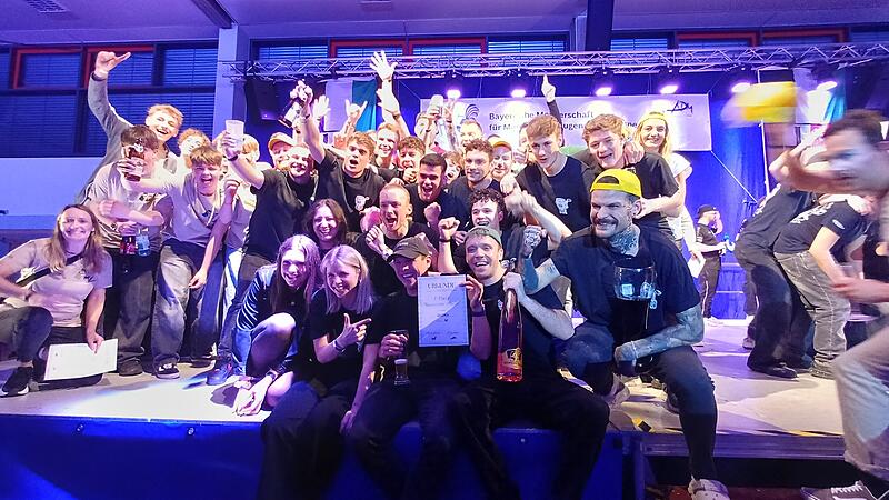 1. Platz f&uuml;r Gentlemen aus WiesentheidMeisterschaft im M&auml;nnerballett in Hammelburg