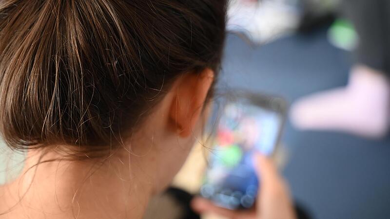 Die EU denkt über ein Verbot von Social Media für Kinder und Jugendliche unter 16 Jahren nach australischem Vorbild nach.