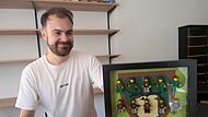 Bambricks-Inhaber Christian Zielonka, zeigt seine Minifguren: Die Vorbereitungen für die Laden-Eröffnung sind in vollem Gange.