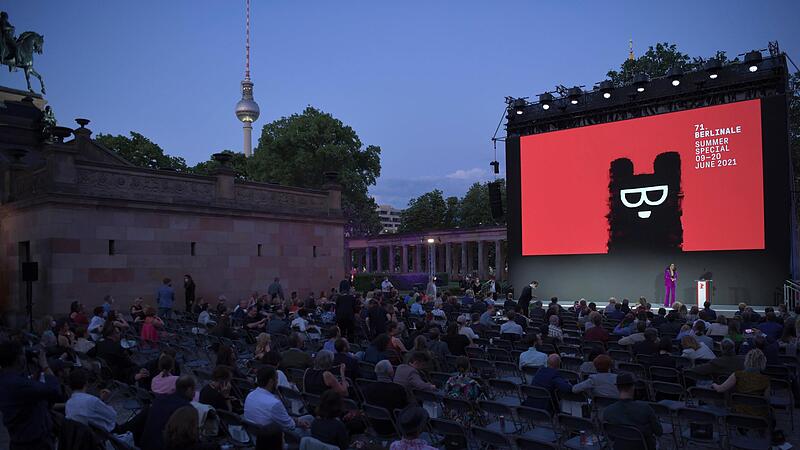 Die Sommerausgabe der Berlinale wurde mit dem Film &bdquo;The Mauritanian&ldquo; er&ouml;ffnet.