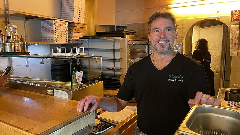 Pizzabäcker Frank Sacilotto betreibt Pieros Pizza Express und mietet einen zusätzlichen Gastraum an. Die Pizzeria genießt Kultstatus in Bad Kissingen.