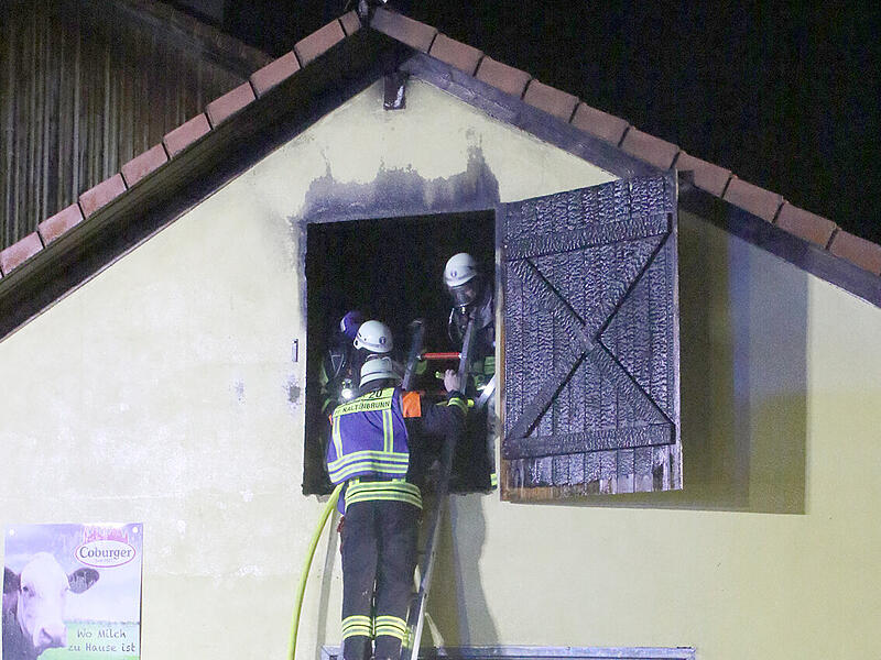 Brand in einem Kuhstall in Lahm