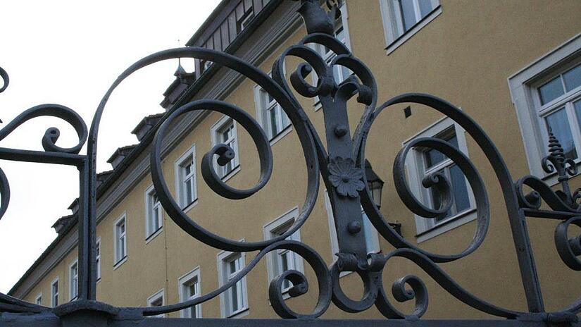 Das Hornsche Spital Dettelbach (Archivbild) kommt nicht aus der Verlustzone. Nach der Übernahme durch das BRK wird das Minus aber zumindest kleiner. Das Hornsche Spital Dettelbach (Archivbild) kommt nicht aus der Verlustzone. Nach der Übernahme durch das BRK wird das Minus aber zumindest kleiner.