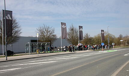 Autogrammstunde Nico SchlotterbeckAutogrammstunde Nico Schlotterbeck