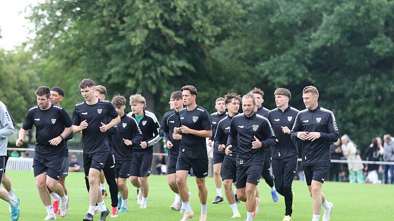 Trainingsauftakt beim FC 05 Schweinfurt Trainingsauftakt beim FC 05 Schweinfurt