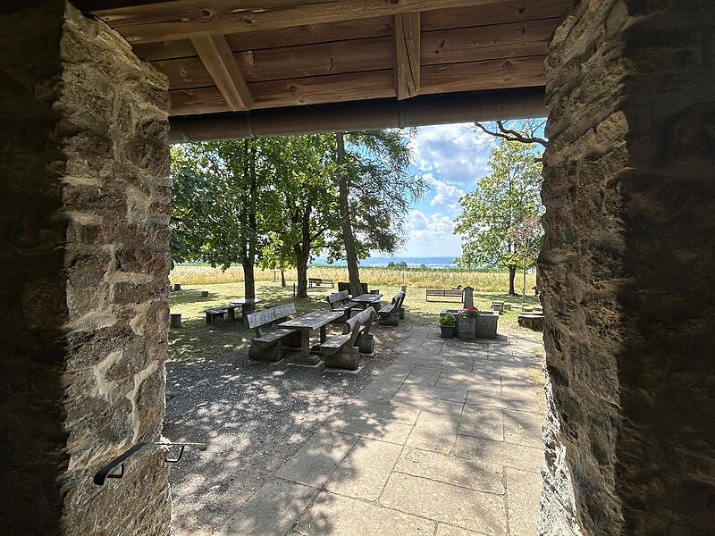Alexandrinenhütte des Thüringerwald-Vereins Coburg Idyllische Lage mit Weitblick: Die Alexandrinenhütte feiert 90. Geburtstag.