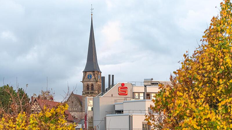 Bundesweit wurden meist von Sparkassen Pr&auml;miensparvertr&auml;ge gek&uuml;ndigt, die ihnen zu teuer geworden waren. Auch die Sparkasse Coburg/Lichtenfels ging so vor. Einige F&auml;lle landeten vor dem Gericht, wo &uuml;ber die H&ouml;he der Zinsen gestritten wird, die die...