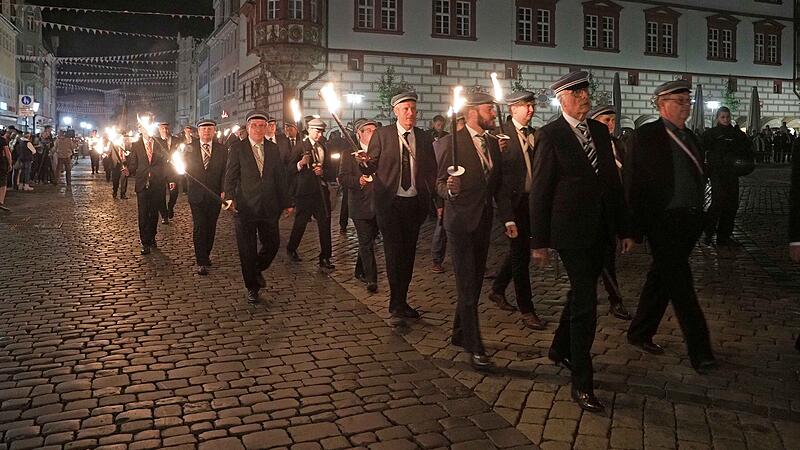 Fackelzug des Coburger ConventsFackelzug und Feierstunde des Coburger Convents Pfingstkongress 2023: Fackelzug des Coburger Convents