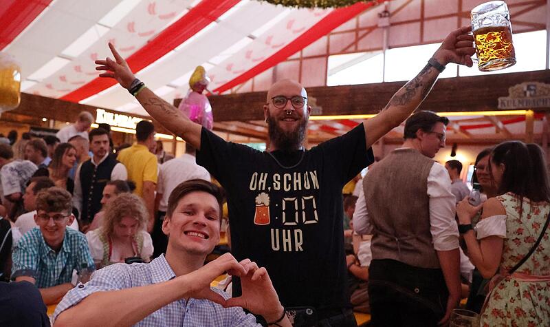 Beste Stimmung am Samstagabend im Bierzelt.