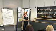 Beate Schlichting stellte die „Bausteine der AWO“ bei der Eröffnungsveranstaltung vor.