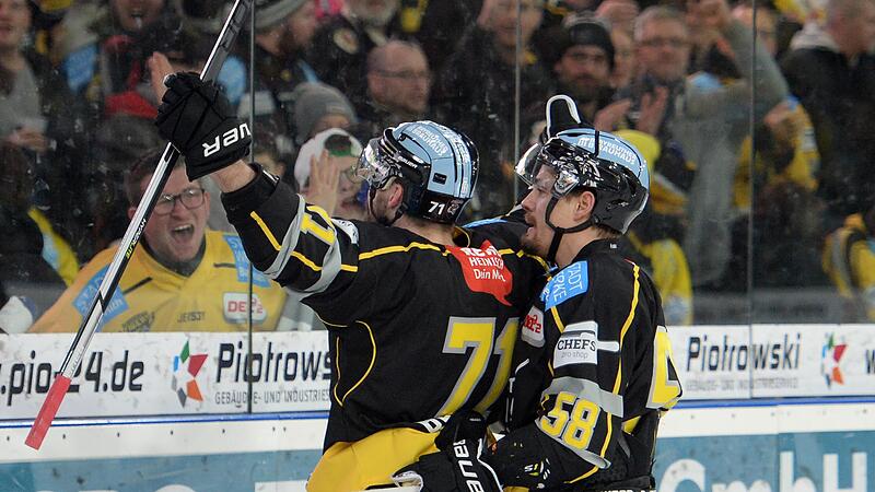 Sami Blomqvist (li.) war mit zwei Toren ma&szlig;geblich am Sieg der Bayreuth Tigers in Heilbronn beteiligt. Bereits in Spiel 4 hatte der Finne getroffen.