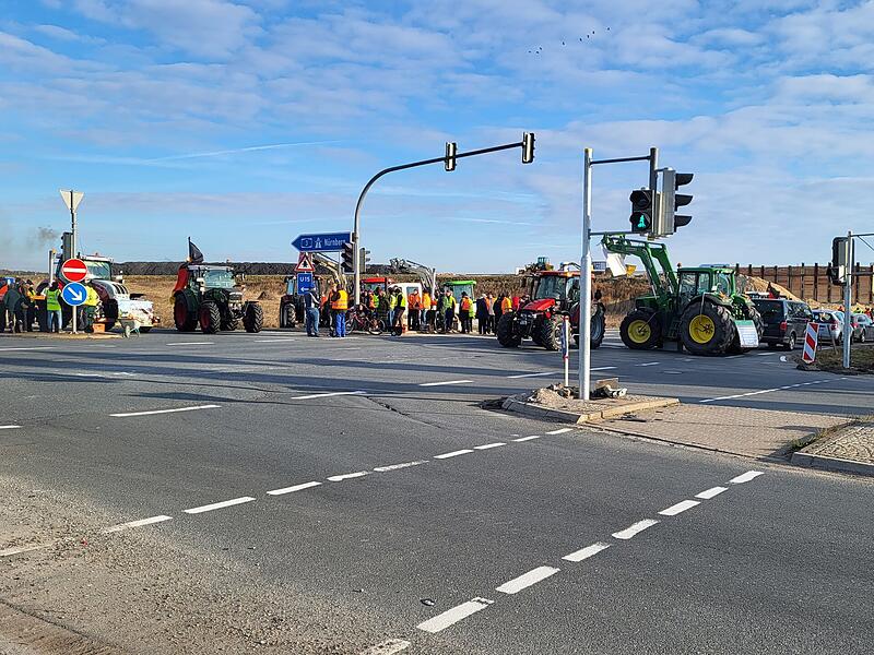 Bauernproteste entlang der B470Bauernproteste in H&ouml;chstadt