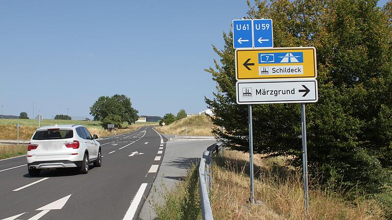 Die Erweiterung des Gewerbegebiets Märzgrund gehört zu den wichtigsten Zukunftsprojekten des Marktes Schondra und ist im Haushalt entsprechend priorisiert. Die Erweiterung des Gewerbegebiets Märzgrund gehört zu den wichtigsten Zukunftsprojekten des Marktes Schondra und ist im Haushalt entsprechend priorisiert.