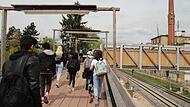 Die provisorische Fußgängerbrücke an der Schokoladenfabrik Piasten könnte während der elf Annafesttage vom 22. Juli bis 1. August in den Abendstunden gesperrt werden.Forchheim & Fränkische Schweiz