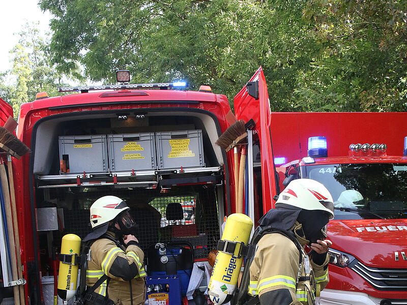 Maschine brennt: Feuer bei Autozulieferer Niederfüllbach