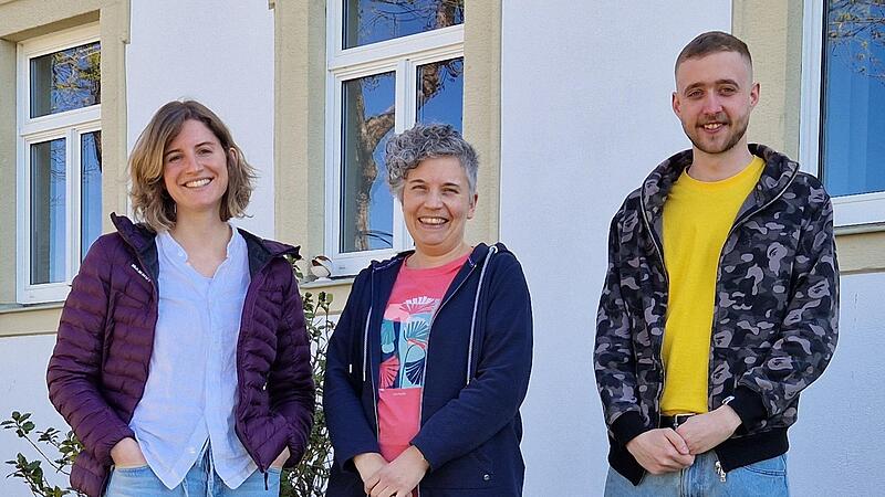 Neues Personal: Jasmin Kolzuniak (links) ist die Nachfolgerin von Simone Ott. Lukas Wirsing wird sich der zirkuspädagogischen Projektarbeit widmen. Neues Personal: Jasmin Kolzuniak (links) ist die Nachfolgerin von Simone Ott. Lukas Wirsing wird sich der zirkuspädagogischen Projektarbeit widmen.