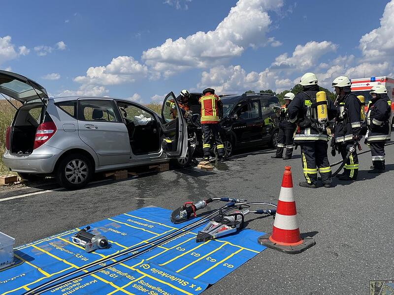 Der Rettungsspreizer liegt bereit.