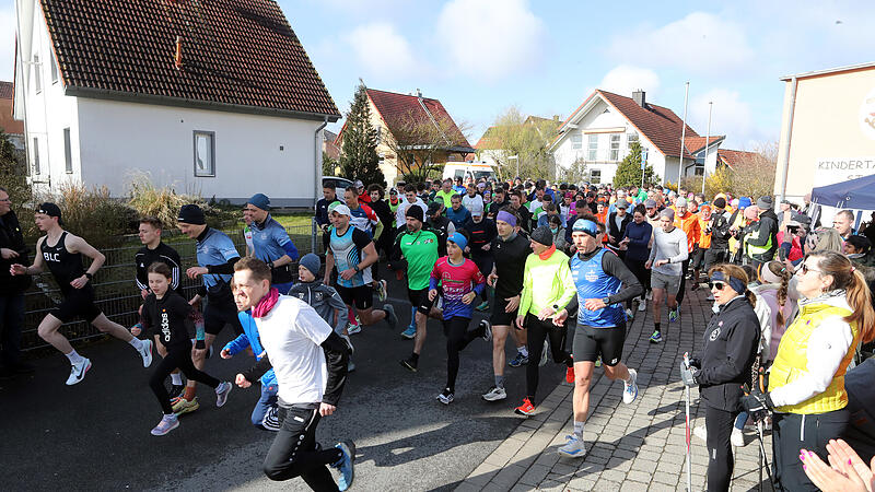Bei der 22. Auflage des Fr&uuml;hlingslaufs des SV Merkendorf waren etwa 200 Starter dabei.