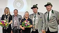 Die Schützenkönige von Edelweiß Huppendorf (von rechts): Zweiter Vorsitzender Robert Grasser, Vorsitzender Tobias Söllner, Maria Schobert, Willibald Grasser und Hannah Schwarzmann.