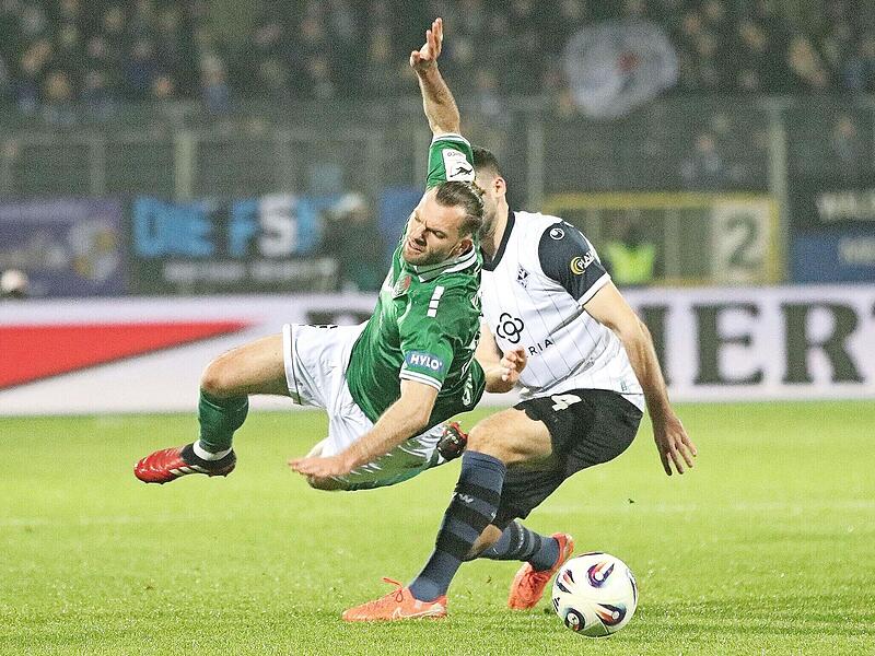 Bruchlandung statt Höhenflug: Manuel Wintzheimer (links) kassierte mit dem FC 05 Schweinfurt die nächste Niederlage. Bruchlandung statt Höhenflug: Manuel Wintzheimer (links) kassierte mit dem FC 05 Schweinfurt die nächste Niederlage.