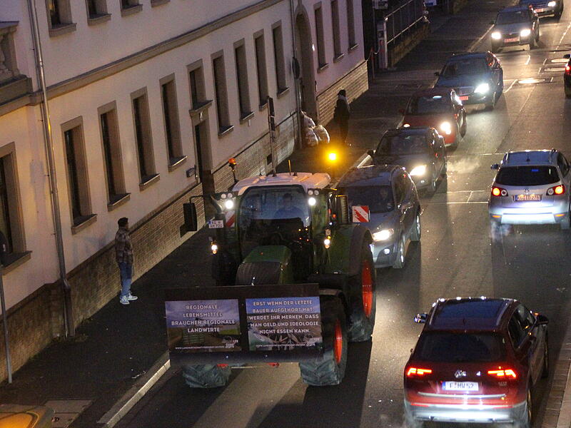 Bereits kurz nach sieben waren die Landwirte mit ihren Traktoren in Bad Kissingen unterwegs.