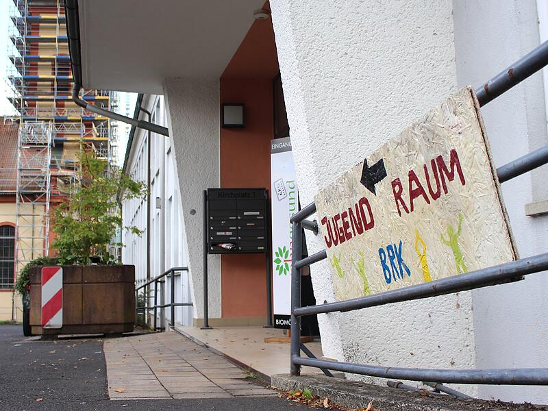 Der Jugendraum in Bad Br&uuml;ckenau befindet im st&auml;dtischen Geb&auml;ude am Kirchplatz 1. Er ist einmal in der Woche nachmittags ge&ouml;ffnet.