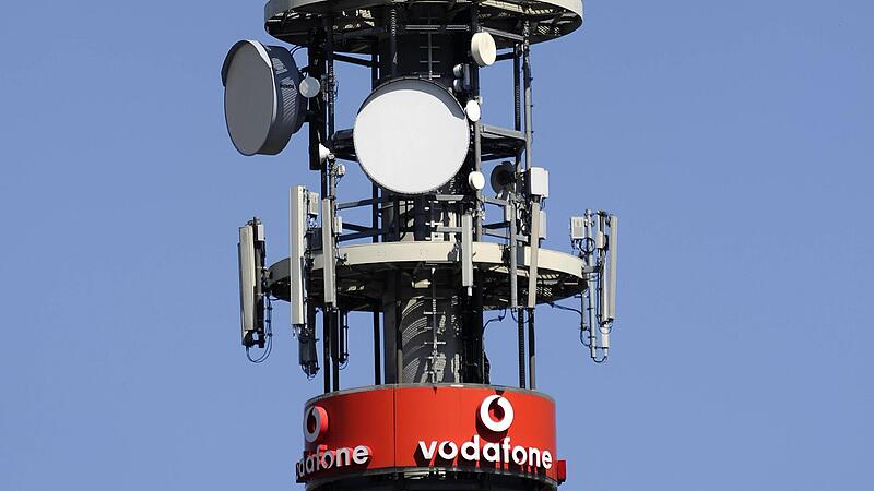 Weder der Sendemast in Kirchlauter, noch der Mast in Veitenstein waren Schuld am Funkloch in Eltmann. Weder der Sendemast in Kirchlauter, noch der Mast in Veitenstein waren Schuld am Funkloch in Eltmann.