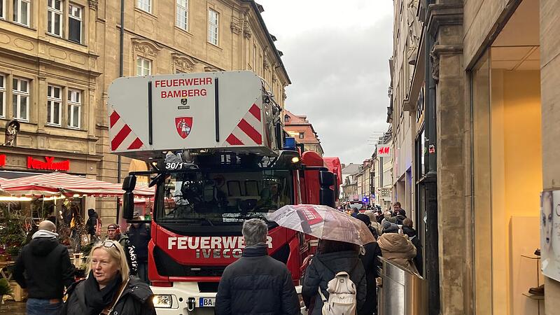 Karstadt Bamberg nach Feueralarm am Tag vor Heiligabend evakuiert