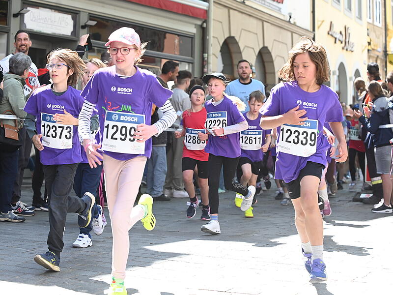 Weltkulturerbelauf 2025: Rund 1000 Sch&uuml;ler aus den 3. und 4. Klassen waren beim Bosch-Sch&uuml;lerlauf am Start.