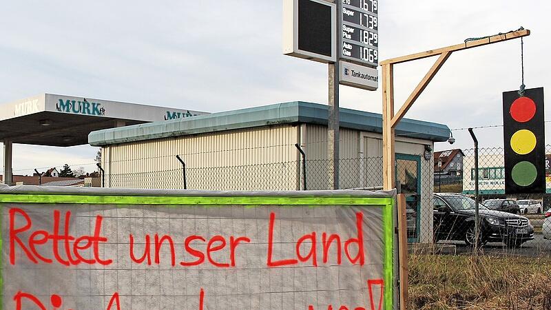 Die Polizei hat diese Protestaktion der Bauern in Wachenroth beseitigt.