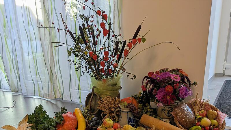 In der Flip-Tagespflege in Nüdlingen wurde auch ein Erntedank-Altar aufgebaut.