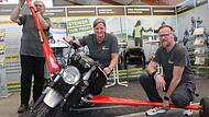Der Schräglagentrainer des ADAC war auf der Obermain-Bike-Messe ebenfalls ein gefragter Ort. Aber auch hier galt: Haltung und Lächeln trotz ungewohnter Lage bewahren.