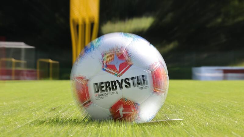 Nach einem Jugendfu&szlig;ballspiel in Erlangen kam es am Freitagabend zu einem Polizeieinsatz.