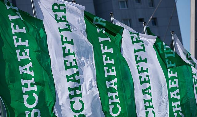 Schaeffler-Flaggen