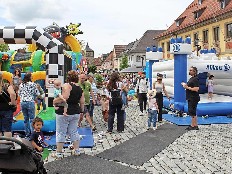Natürlich durfte auch der Klassiker nicht fehlen: Hüpfburgen ziehen immer. Natürlich durfte auch der Klassiker nicht fehlen: Hüpfburgen ziehen immer.