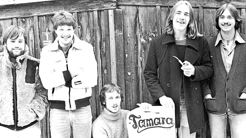 Das Bild zeigt die Band 1977, von links: Kurt Schmitt, Michael Fahrmeier, Martin Tomaschewski, Detlef Mohr und Hans Joachim Köhnkow. Winfried Ehling Das Bild zeigt die Band 1977, von links: Kurt Schmitt, Michael Fahrmeier, Martin Tomaschewski, Detlef Mohr und Hans Joachim Köhnkow. Winfried Ehling