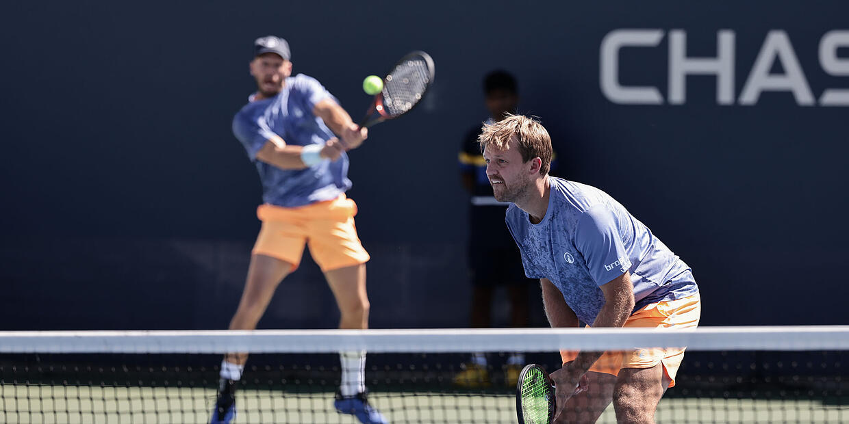 Cool at the net: 'Krapütz' reach US Open quarterfinals