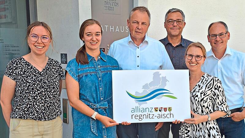 Das neue Team der Allianz Regnitz-Aisch (v.l.): Jennifer Lerche, Julia Petschler, Georg Eismann, Gerhard Bauer, Stephanie Auer-Neuberg und Ralph Behringer. Andrea Spörlein Das neue Team der Allianz Regnitz-Aisch (v.l.): Jennifer Lerche, Julia Petschler, Georg Eismann, Gerhard Bauer, Stephanie Auer-Neuberg und Ralph Behringer. Andrea Spörlein