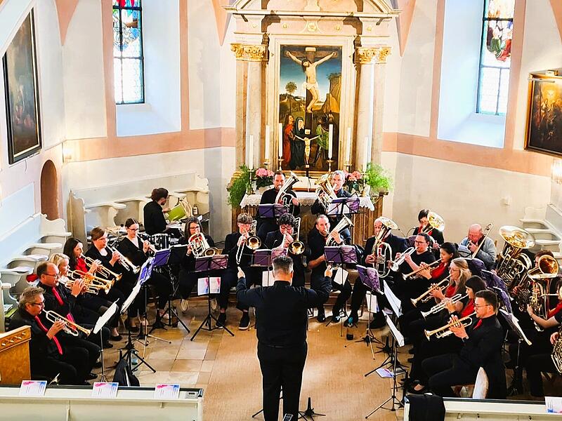 Der Posaunenchor Igensdorf spielt am Sonntag in der St. Georgskirche.