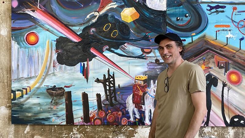 Philip Gr&ouml;zinger vor seinem Triptychon &bdquo;Endurance 1&mdash;3&ldquo;