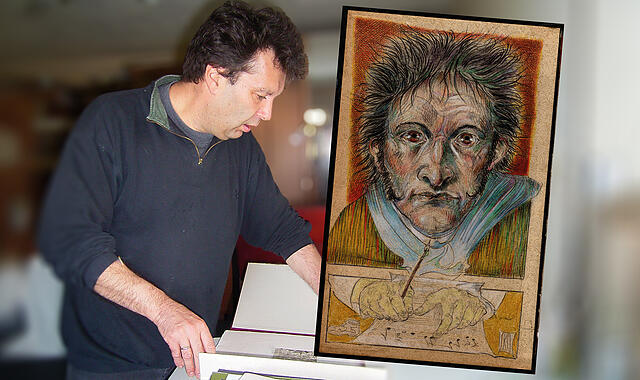 Stephan Klenner-Otto in seiner Werkstatt (links). Rechts das Porträt E.T.A. Hoffmanns vom Cover.