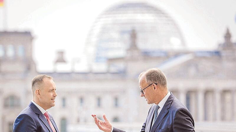 Nach dem Gespräch mit Bundespräsident Steinmeier traf sich Polens Präsident Nawrocki mit Bundeskanzler Merz. Nach dem Gespräch mit Bundespräsident Steinmeier traf sich Polens Präsident Nawrocki mit Bundeskanzler Merz.