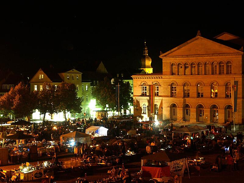 Der Nachtflohmarkt in Coburg ist zurück – allerdings nur auf dem Schlossplatz. Der Nachtflohmarkt in Coburg ist zurück – allerdings nur auf dem Schlossplatz.